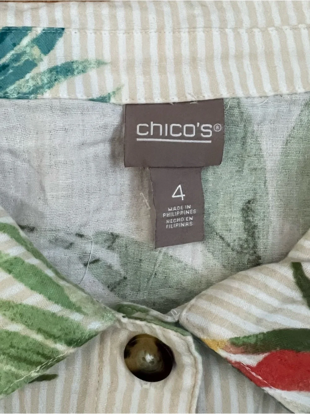 Chicos NWT Tropical Palm Leaf Striped Button Down Top Size 4